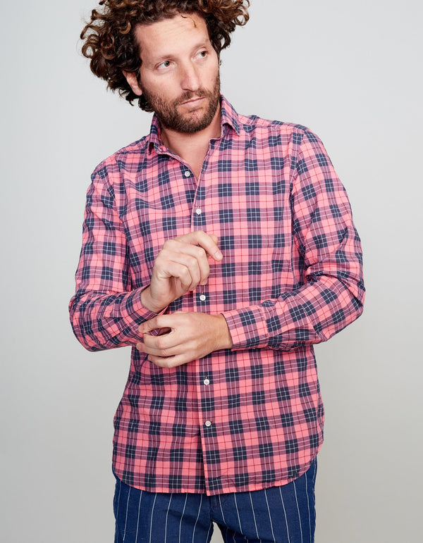 WASHED FEATHER WEIGHT TARTAN SPREAD COLLAR SHIRT